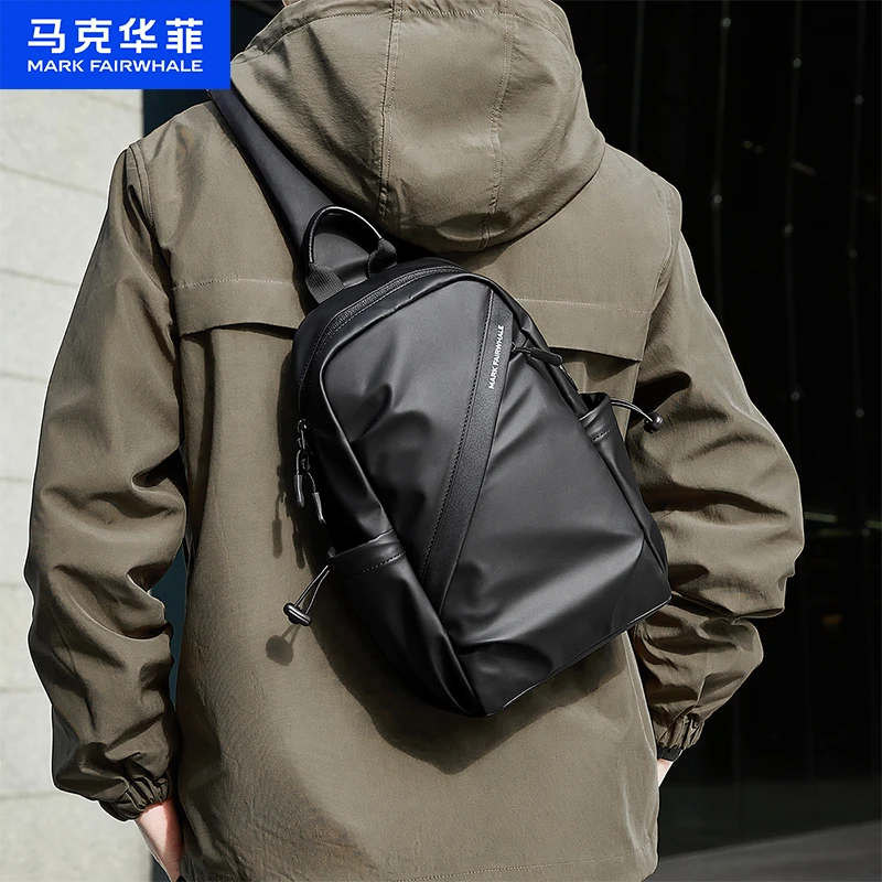 马克华菲防水新款男士斜挎包时尚休闲运动时尚潮流通勤大容量背包