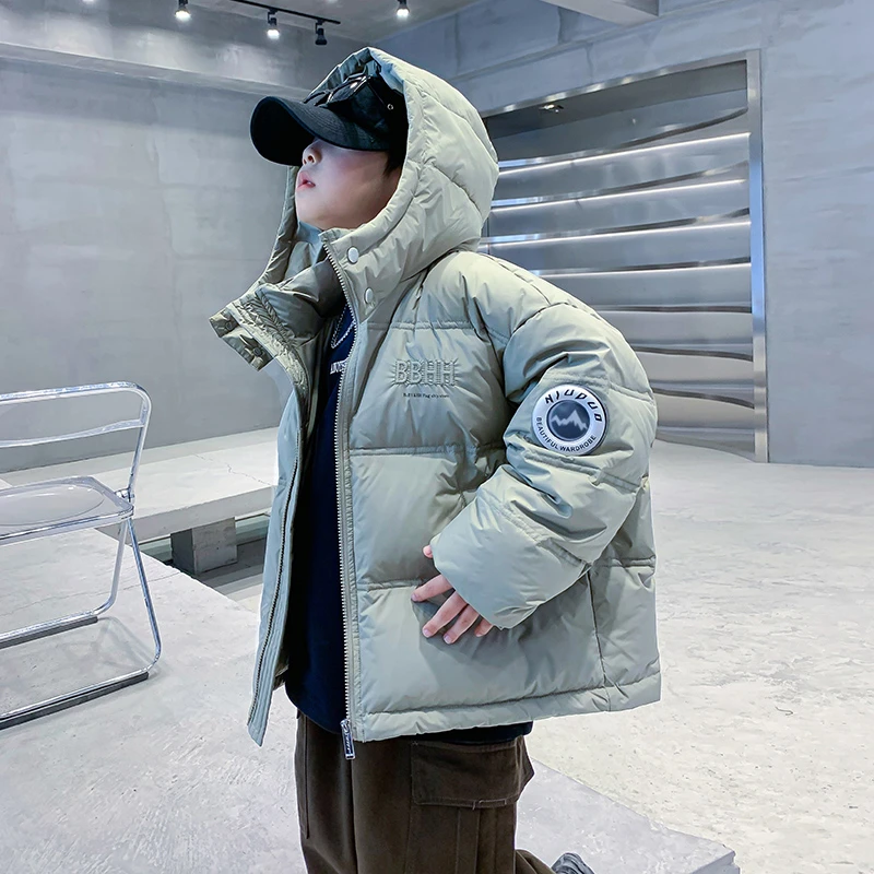 男童冬装面包服2025新款中大童冬季儿童加厚外套洋派白鸭绒潮