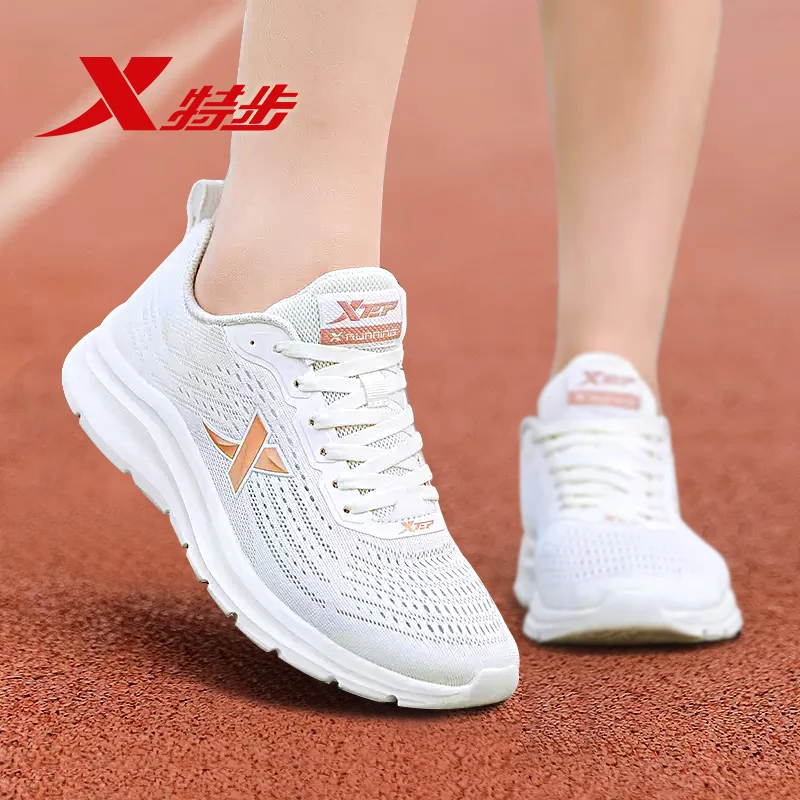 特步女鞋2026新款秋季透气轻便休闲鞋软底跑步鞋女网面妈妈运动鞋