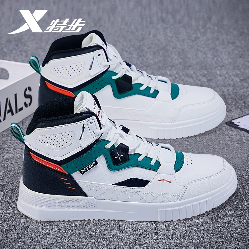 特步男鞋秋冬新款潮流休闲板鞋皮面防水鞋子男官方正品运动鞋男款