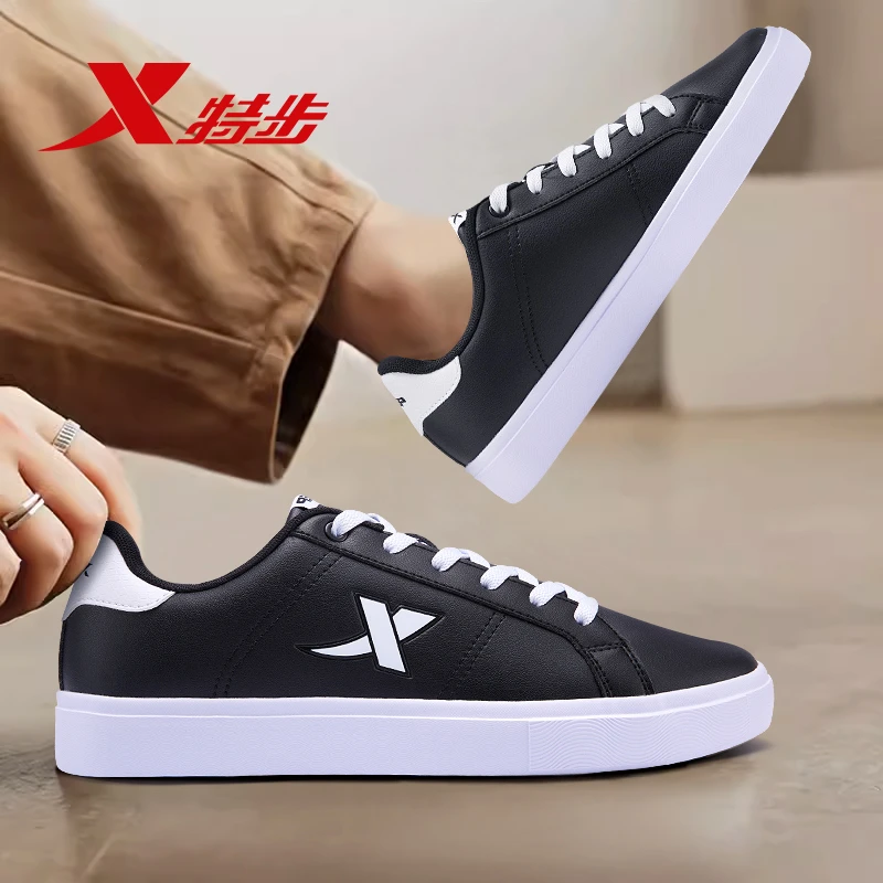 特步男鞋新款冬季黑色板鞋青少年皮面防水运动鞋青少年潮流休闲鞋