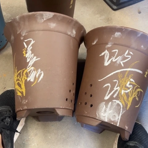 紫砂花盆47……………………