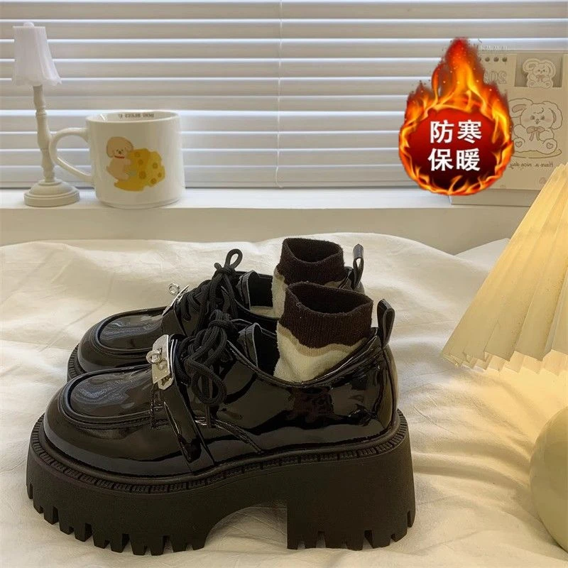 厚底小皮鞋女英伦风2023春秋新款高跟黑色乐福鞋欧货粗跟漆皮单鞋