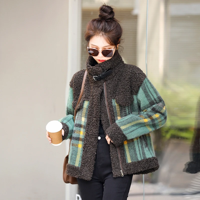 复古格纹拼接羊羔毛外套女2023冬季新款韩版加厚保暖短款皮毛一体