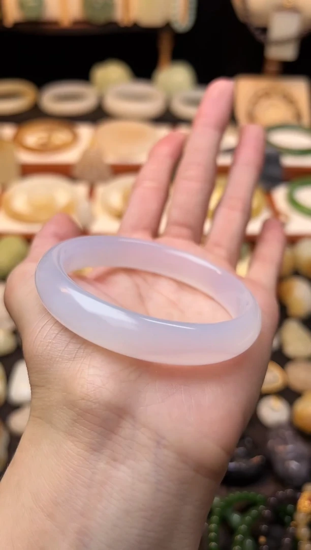 【闪购商品】玛瑙/玉髓手镯未镶嵌56