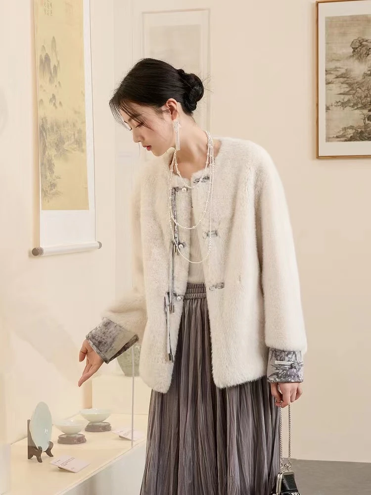 823款三颗珍珠扣银色盘扣款dr外套个别微瑕