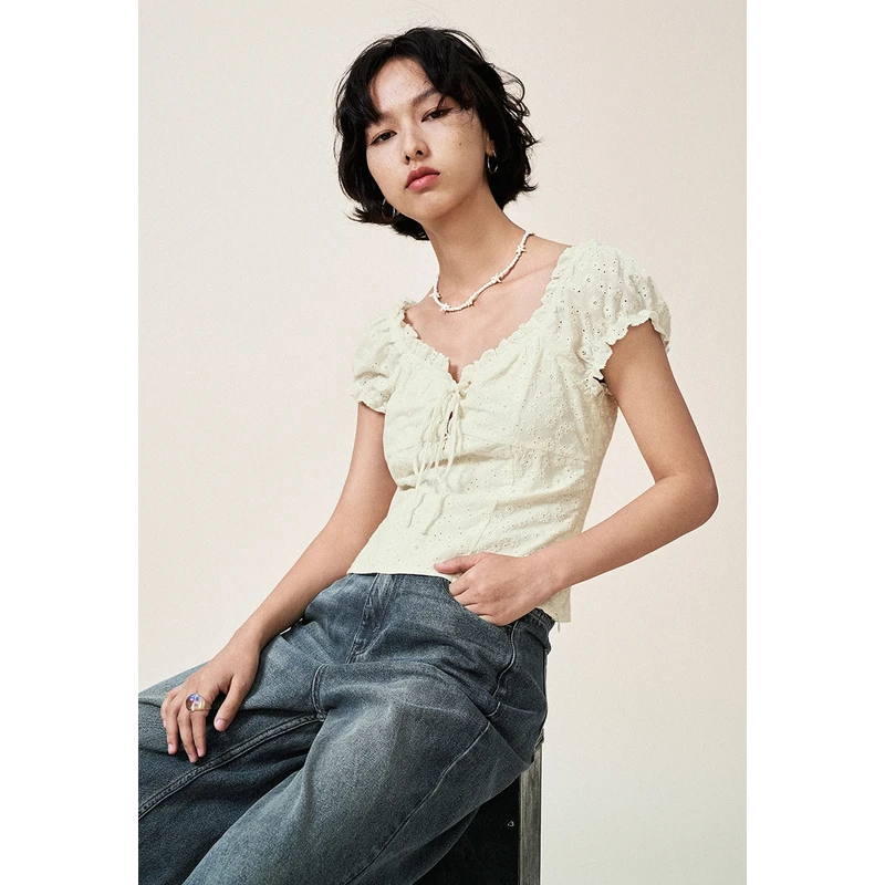 UR女装百搭甜美少女感刺绣系带罩衫衬衫UWL240063