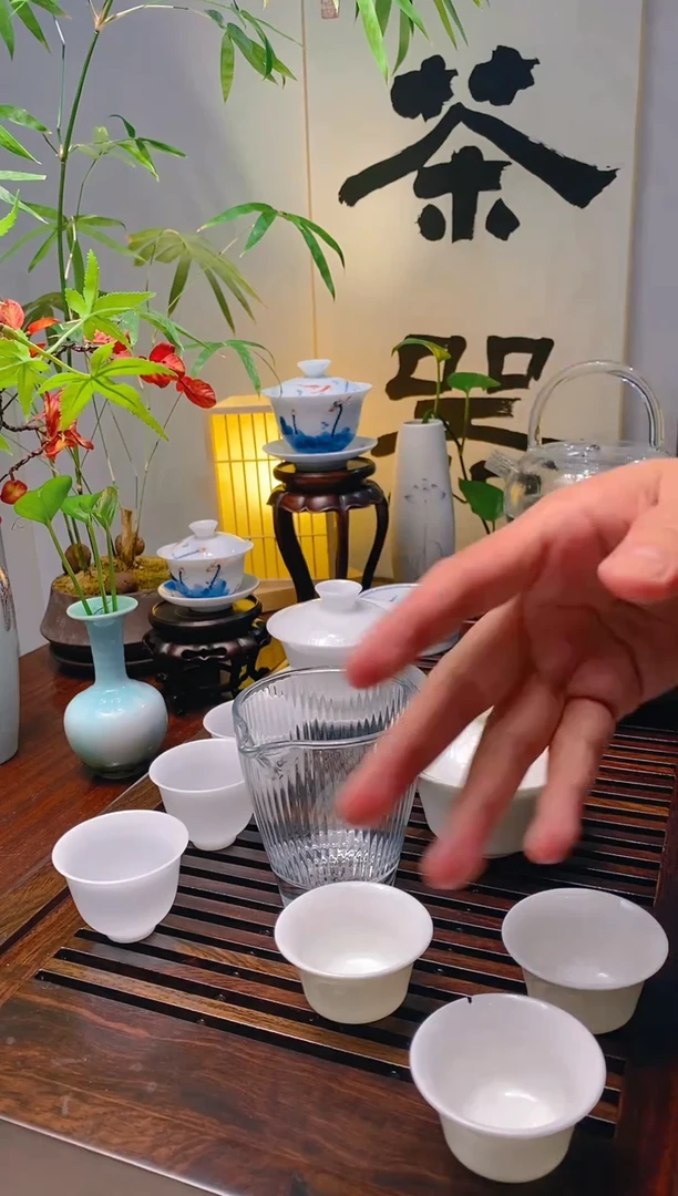 【闪购商品】陶瓷6件套 盖碗+公道杯+3个杯子+包装