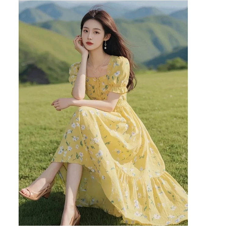 （8026）显瘦黄色碎花连衣裙简约设计感女神范贵气小个子气质复古