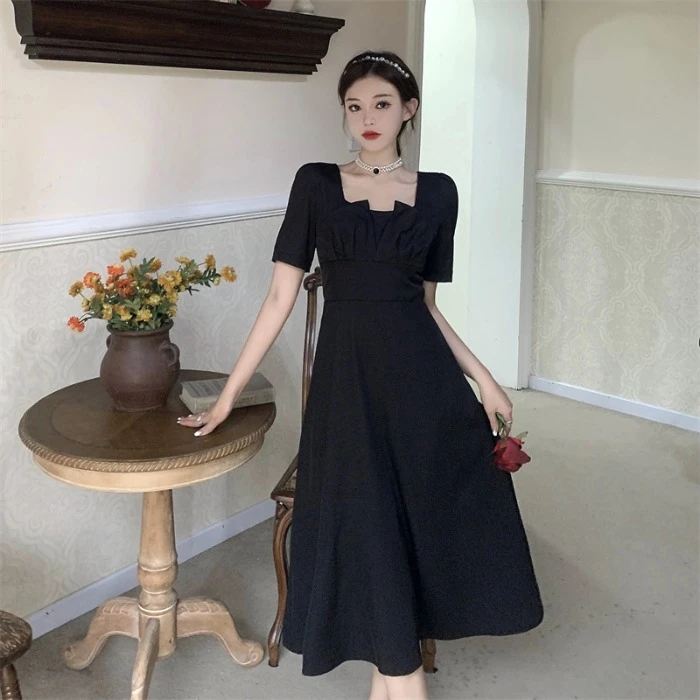 高级感轻奢显瘦气质A字裙法式洋气黑色女装设计感名媛小众连衣裙