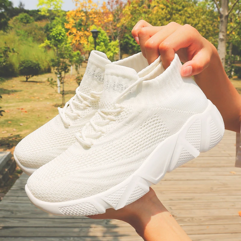 牛霸道小白鞋网面运动舒适透气软底高弹广场舞鞋曳步舞鞋男女同款