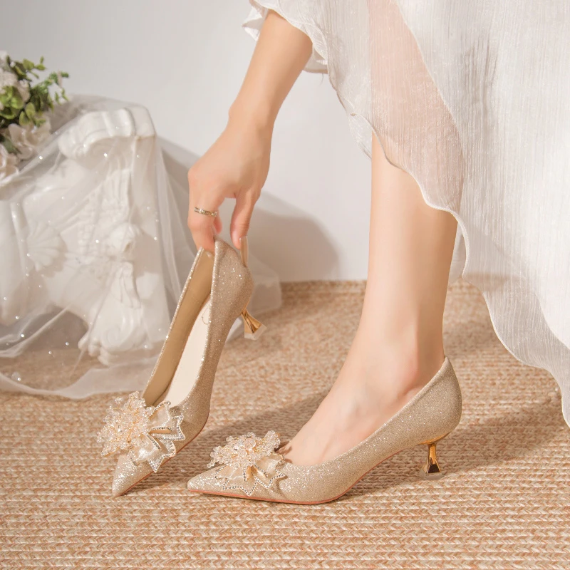 香槟色婚鞋秀禾两穿敬酒水晶鞋水钻新娘鞋订婚细跟结婚金色高跟鞋