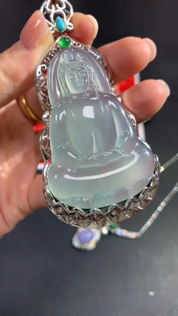 【闪购商品】翡翠吊坠(不含链)18K金镶嵌观音回流不退不换|78000+0