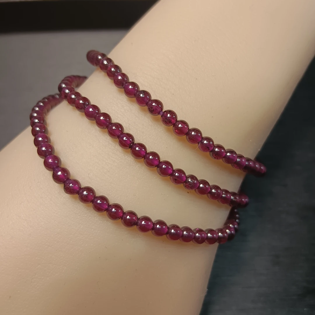 天然石榴石紫牙乌手串多样性发货，拍一发一