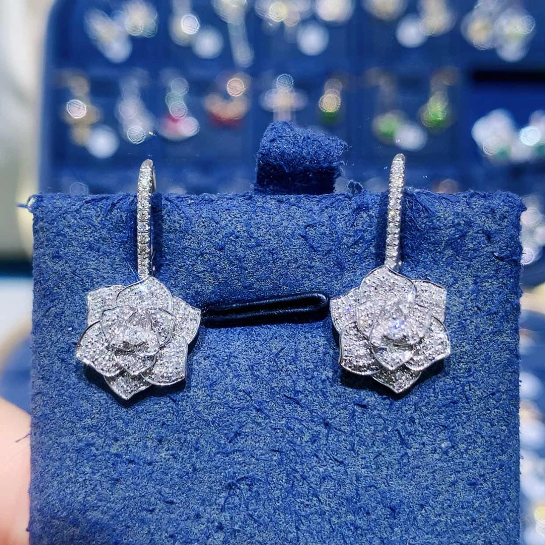 【闪购商品】钻石耳饰18K金镶嵌耳钉