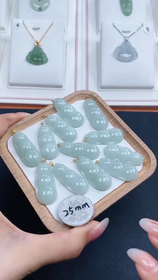 【闪购商品】翡翠吊坠(赠链)18K金镶嵌-E715-多样性/发一件-豆子