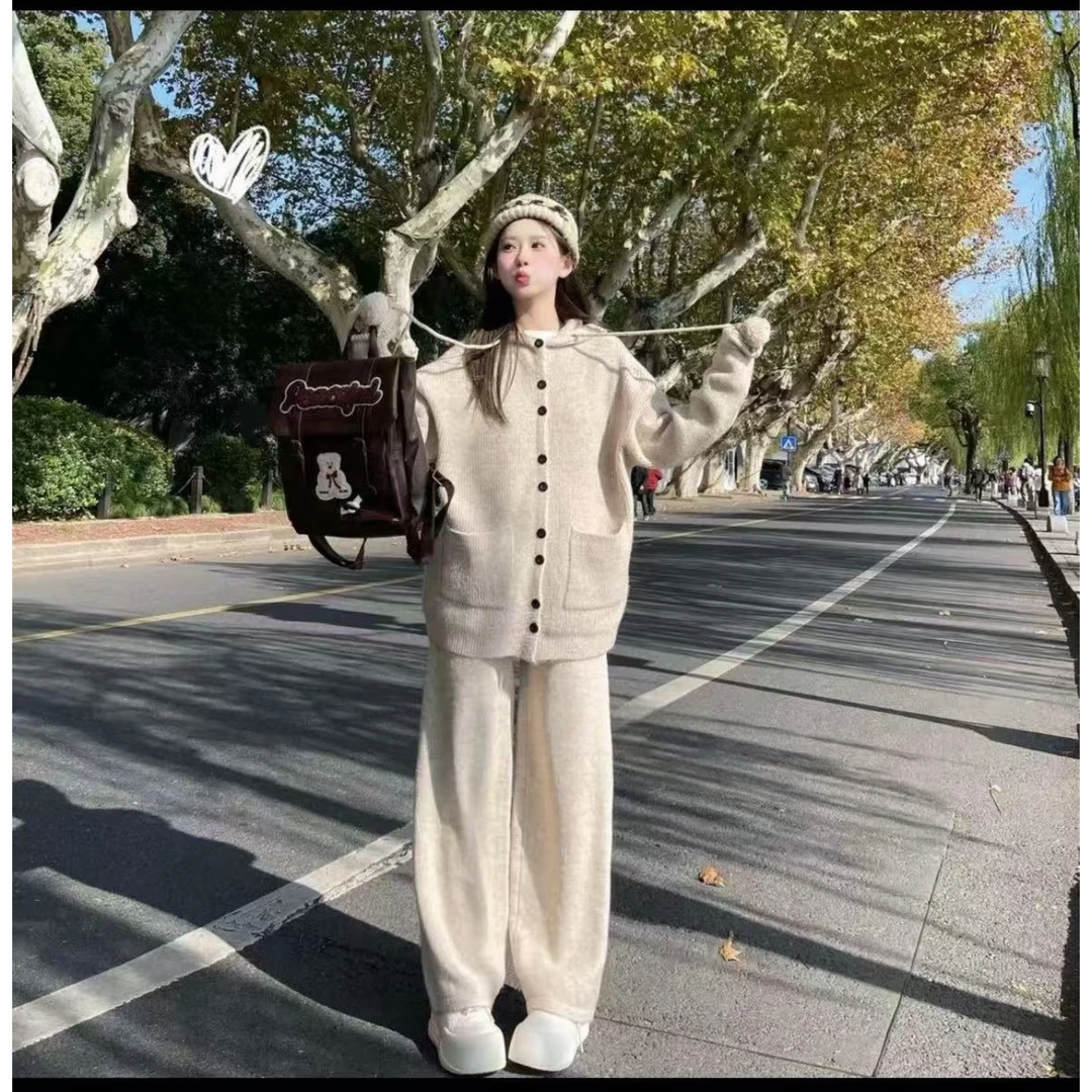 J秋冬穿搭一整套女韩系慵懒风洋气连帽球球针织开衫针织裤两件套