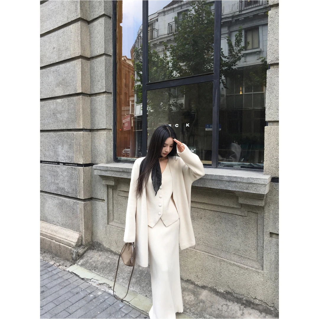 新款简约大气针织开衫马甲半身裙洋气组合三件套显瘦气质时尚秋冬