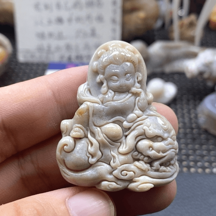 硅化珊瑚（珊瑚玉）颈饰未镶嵌