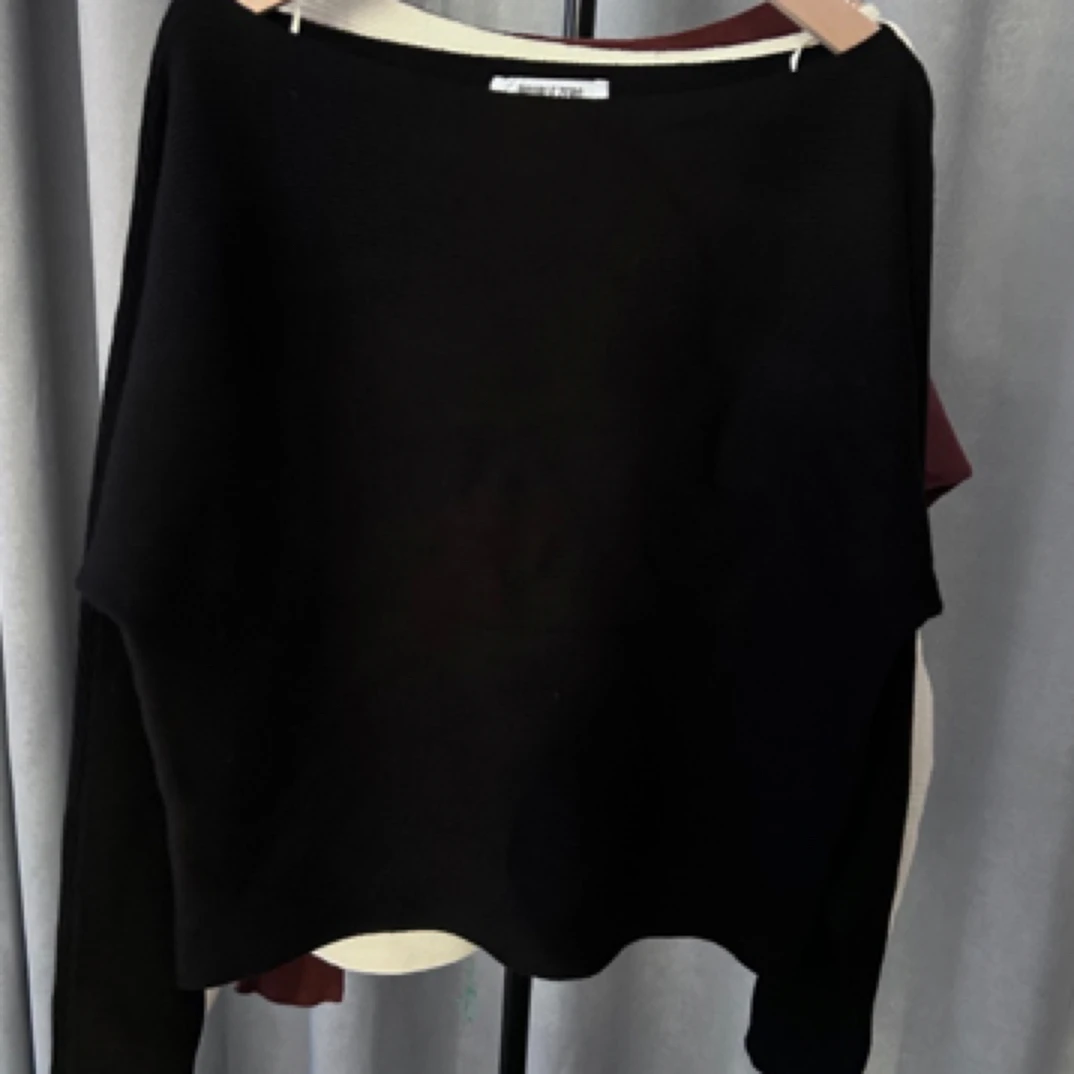 一字肩基础打底蝙蝠型短款毛衣