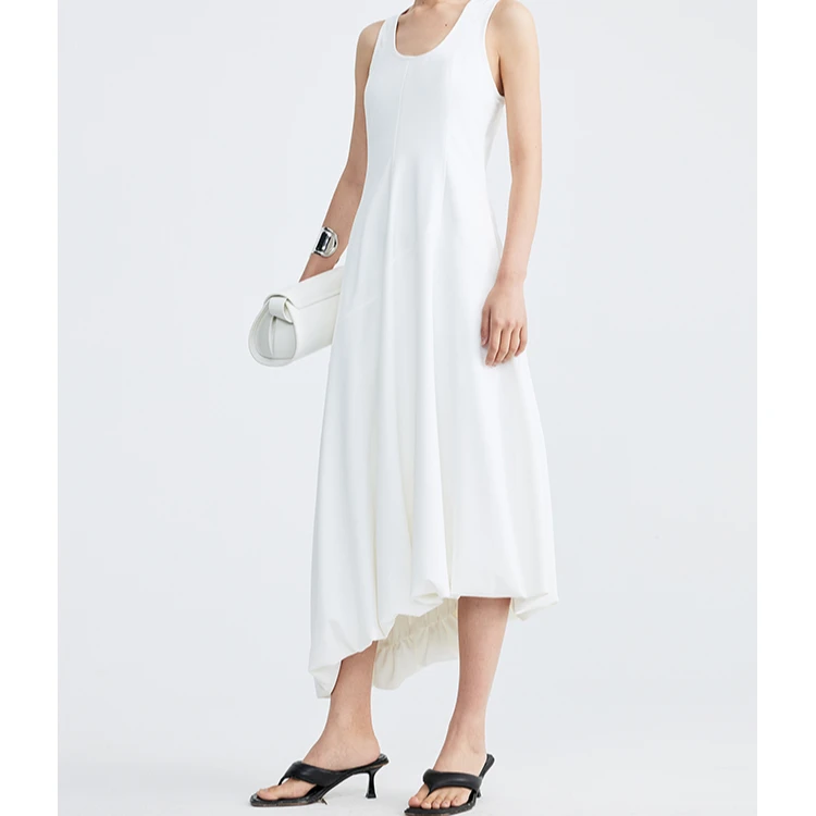 Roselingling含蓄待放 修身鱼骨分割设计工字削肩蓬松花苞背心裙