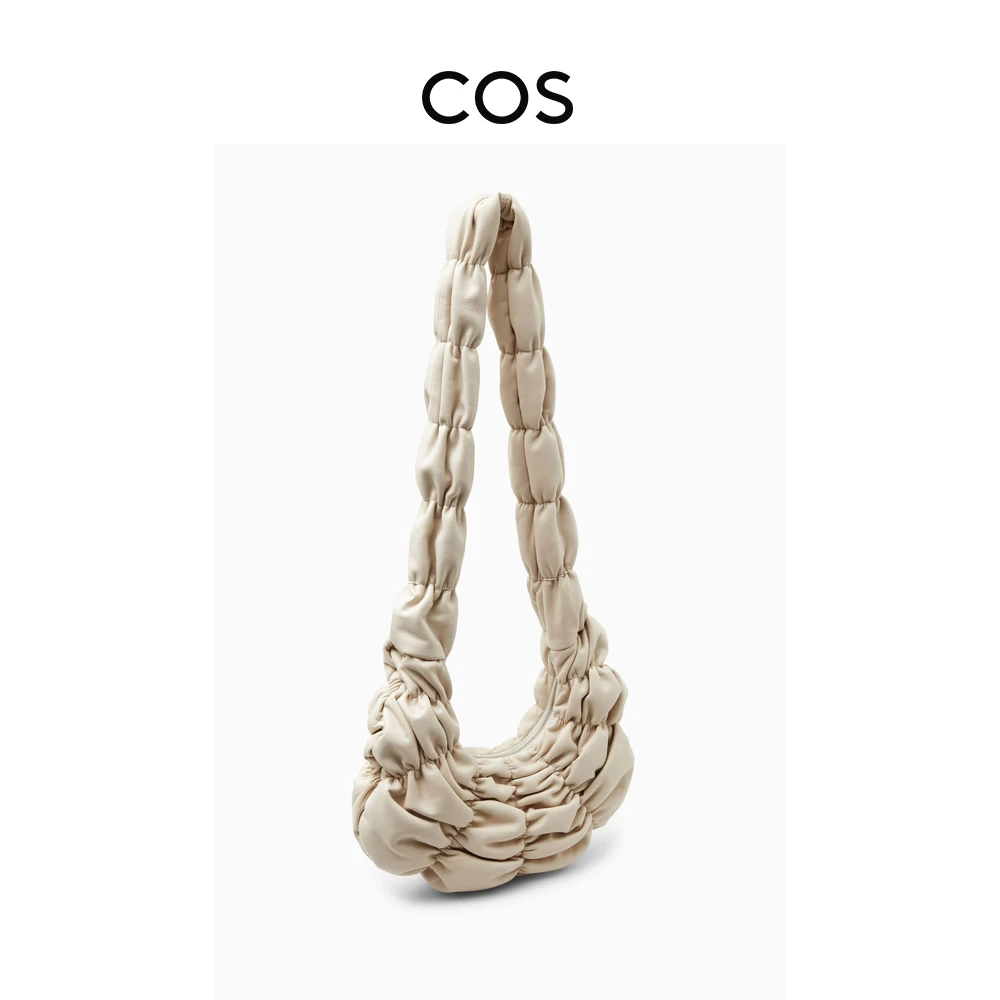 COS女士 皮革缩褶纹理斜挎可颂包浅米色2025春季新品1212288002M
