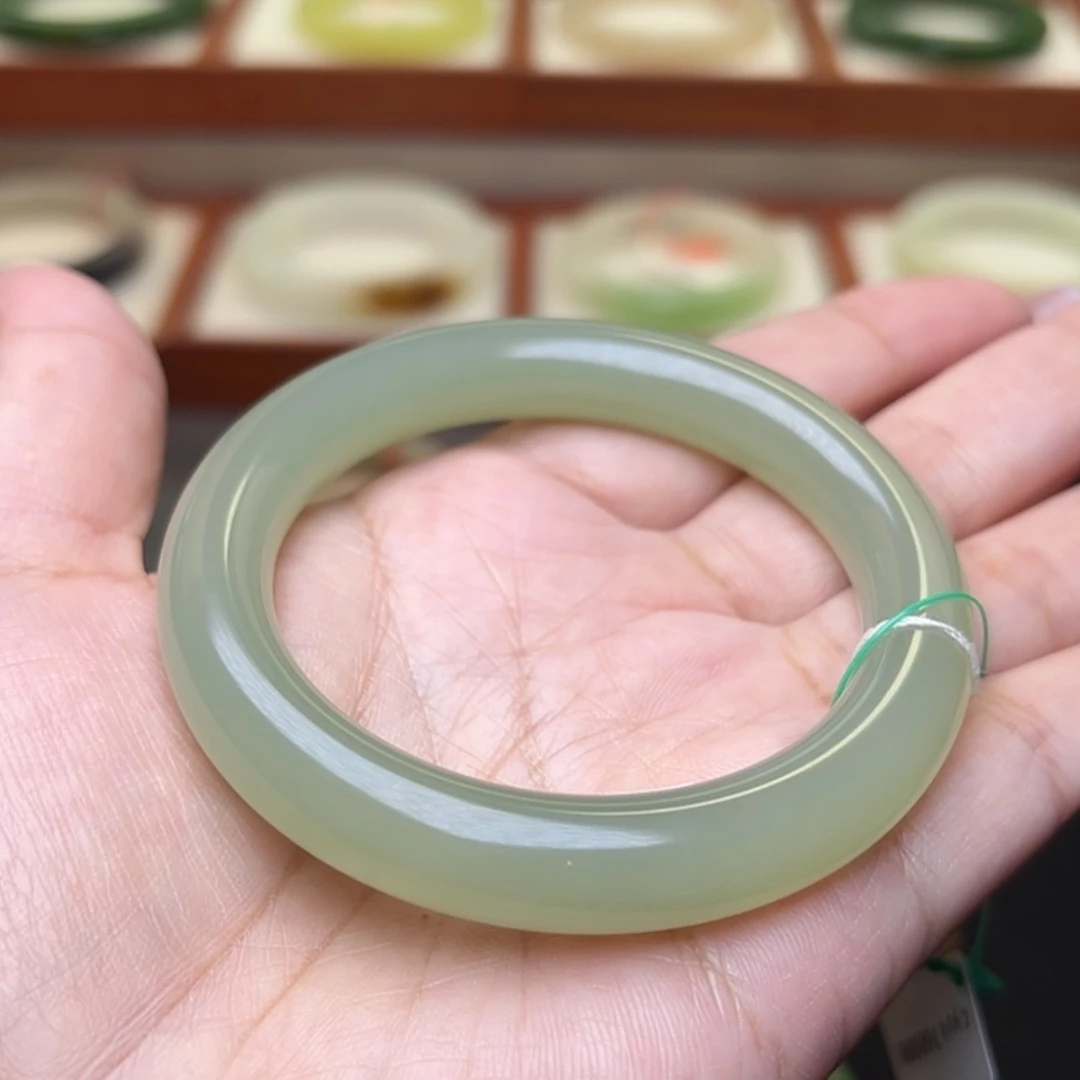 【闪购商品】和田玉手镯未镶嵌