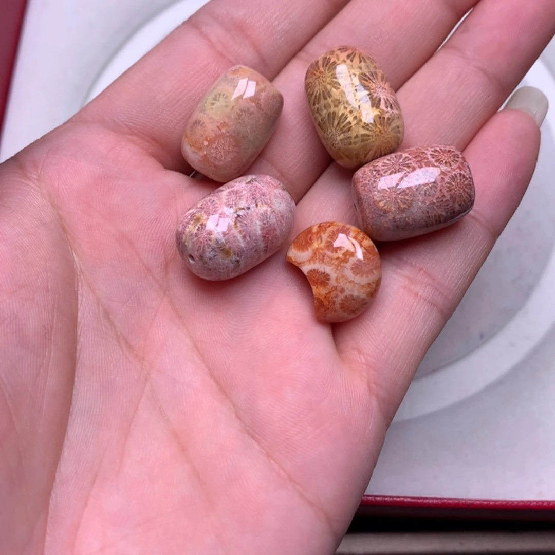 【闪购商品】硅化玉颈饰未镶嵌不****v