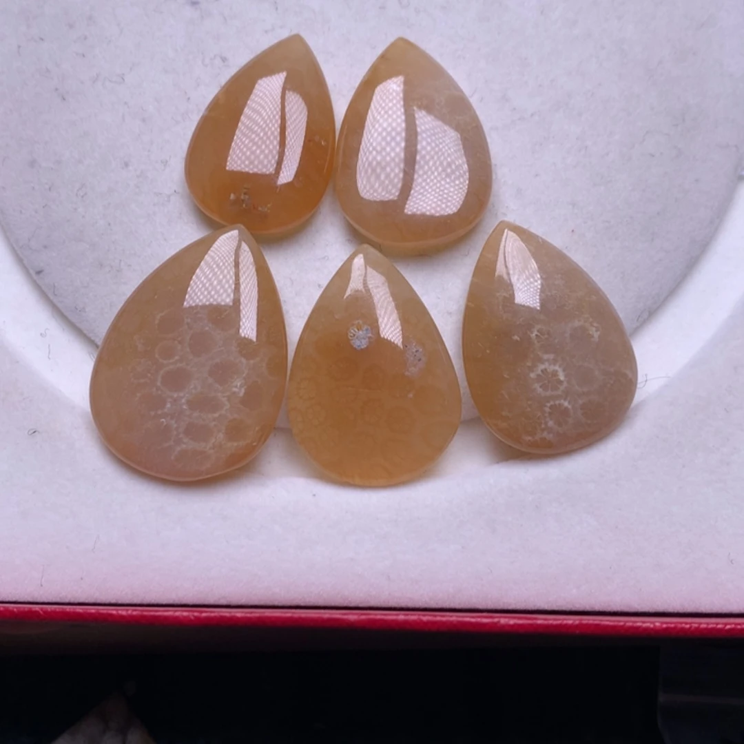 【闪购商品】硅化玉颈饰未镶嵌小**呀