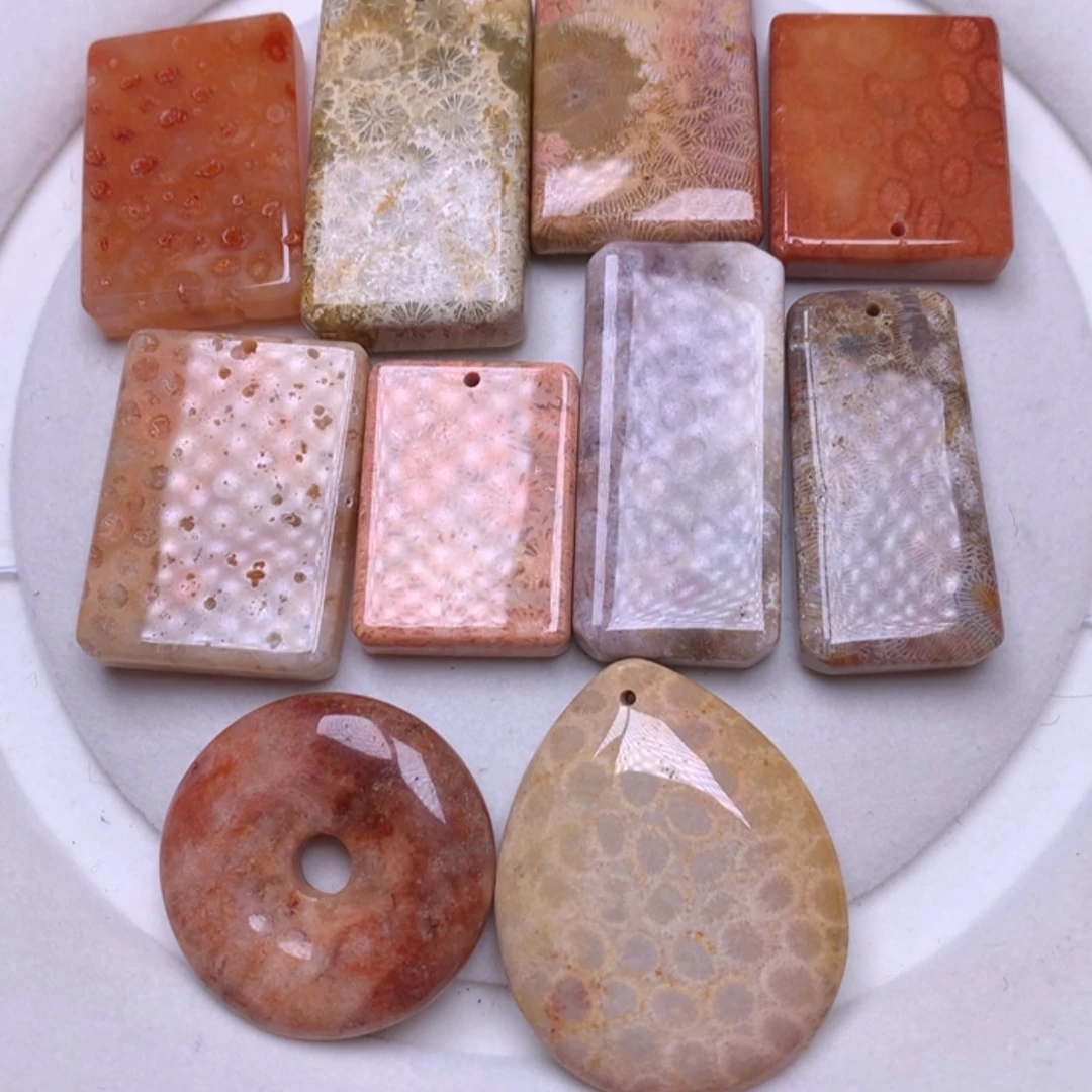 【闪购商品】硅化玉颈饰未镶嵌米**呀
