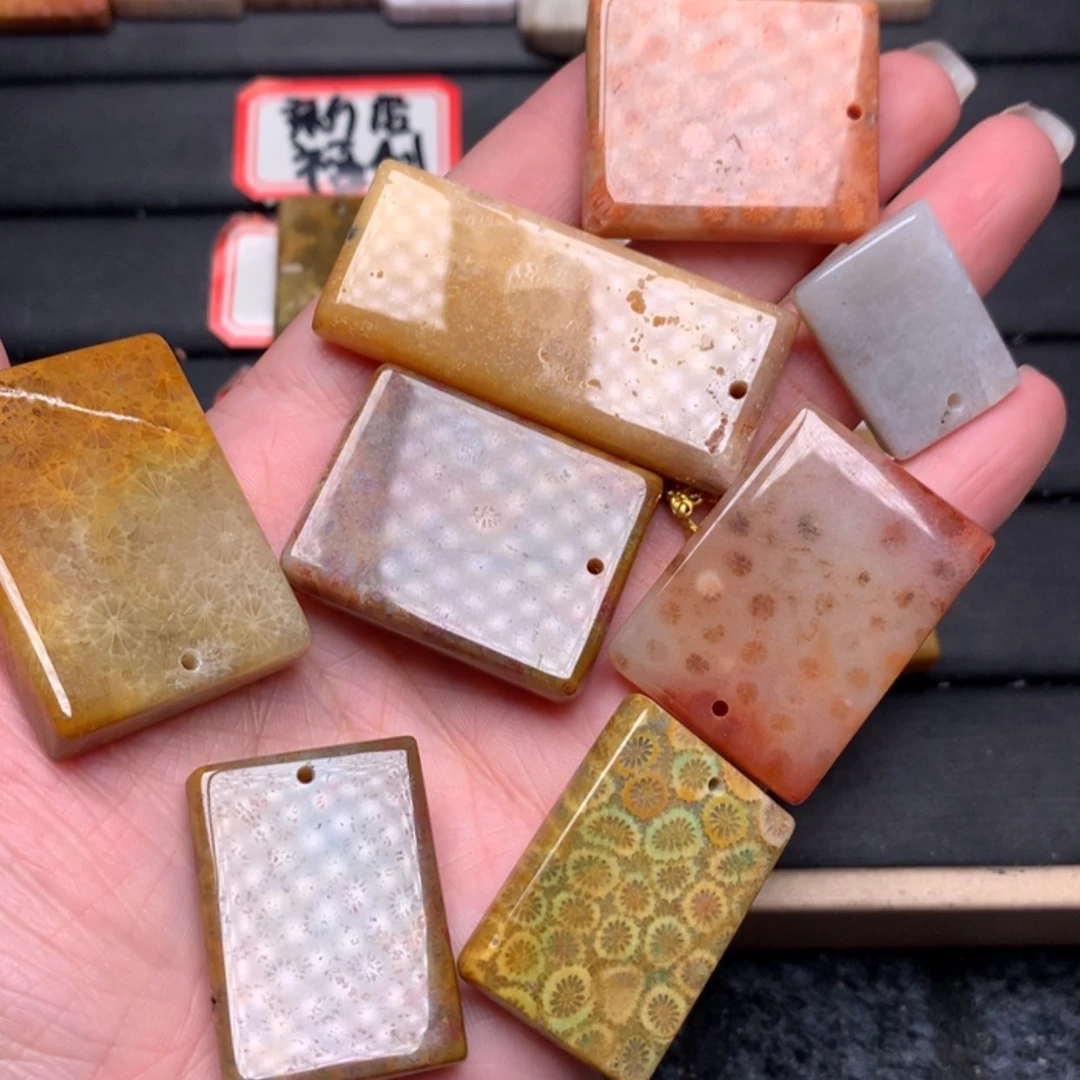 【闪购商品】硅化玉颈饰未镶嵌s*浪
