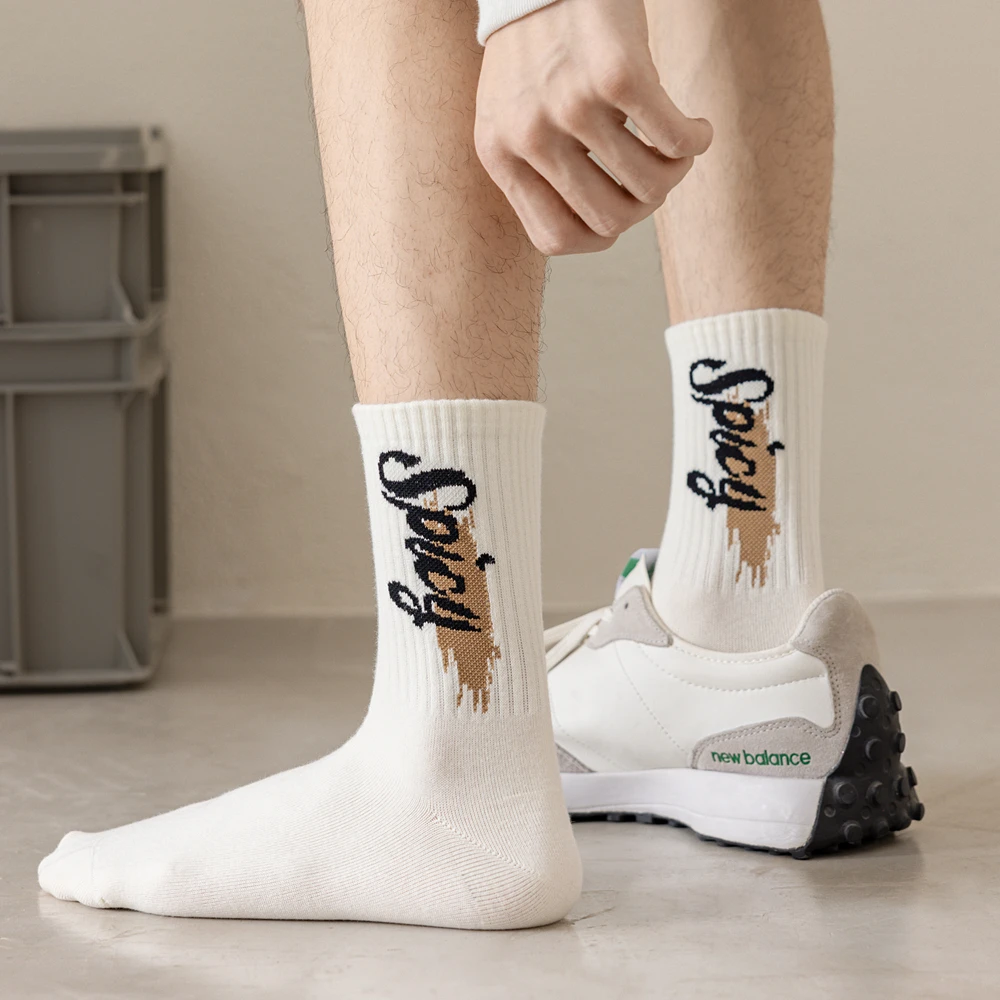 白袜子男士秋天长袜字母潮牌篮球运动青少年中筒潮流高帮黑色百搭
