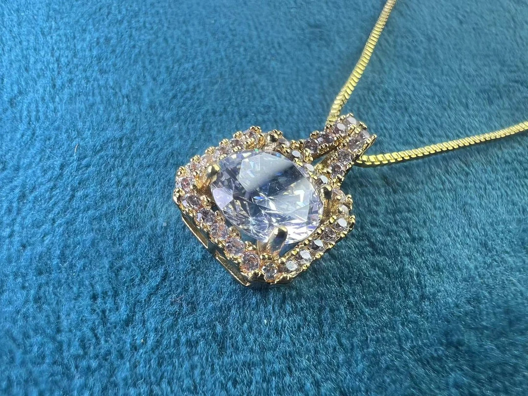 高冰白白方糖吊坠yh：055