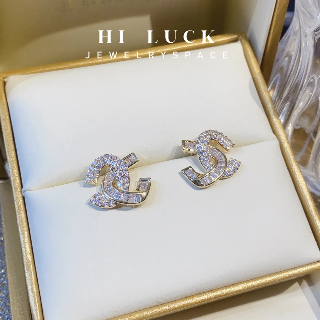 铜合金耳饰 Hiluck气质C型交叉简约高级洋气耳环时尚百搭耳饰女！