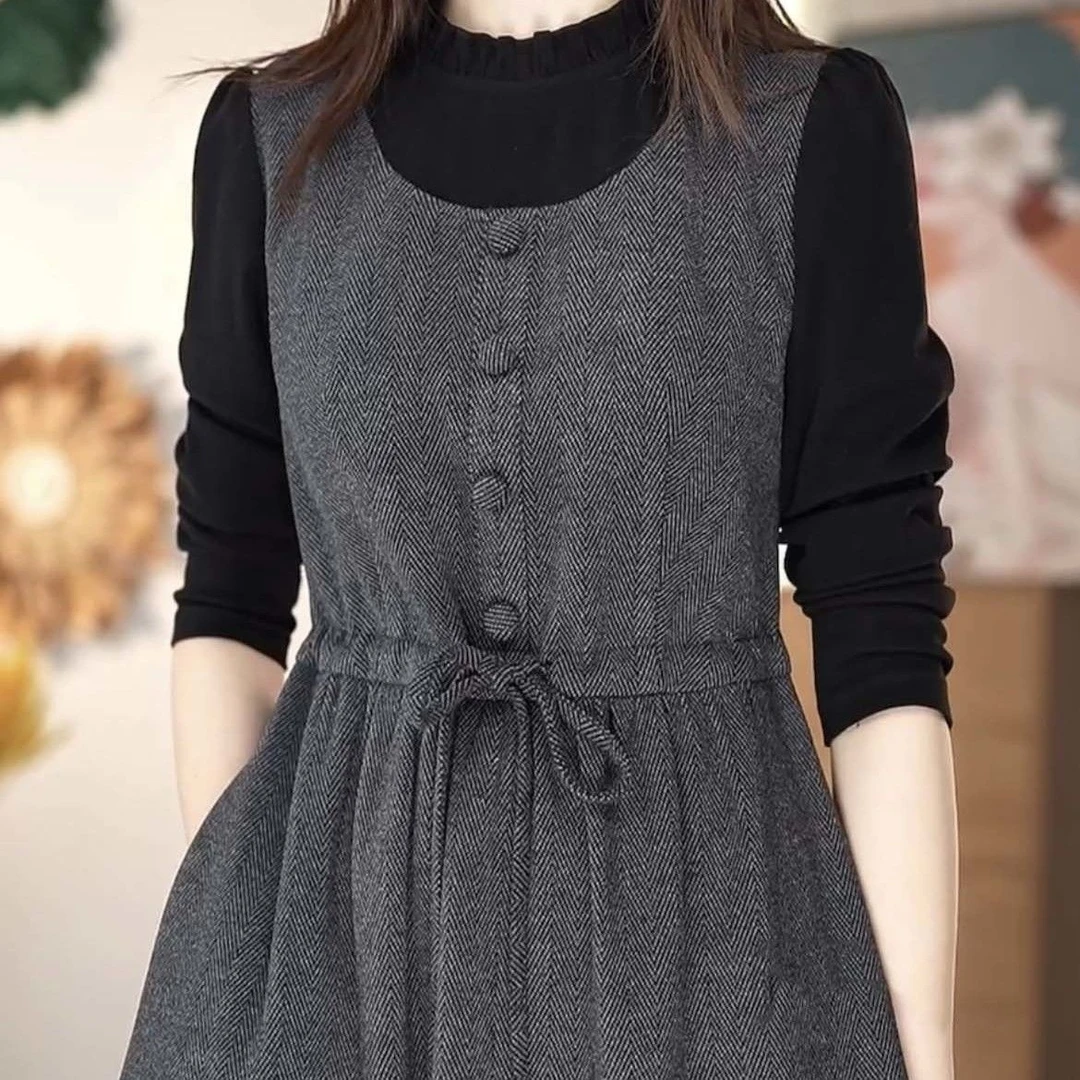 2024秋冬新款时尚洋气背心假两件连衣裙女收腰显瘦中长款打底裙子