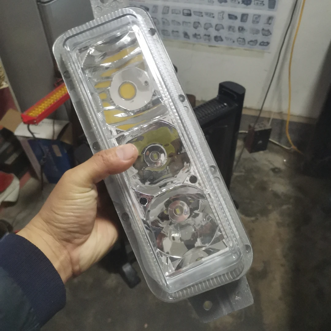 适用解放天V龙VH新悍V途V陆Vled前防雾灯总成一汽青岛雾灯总成