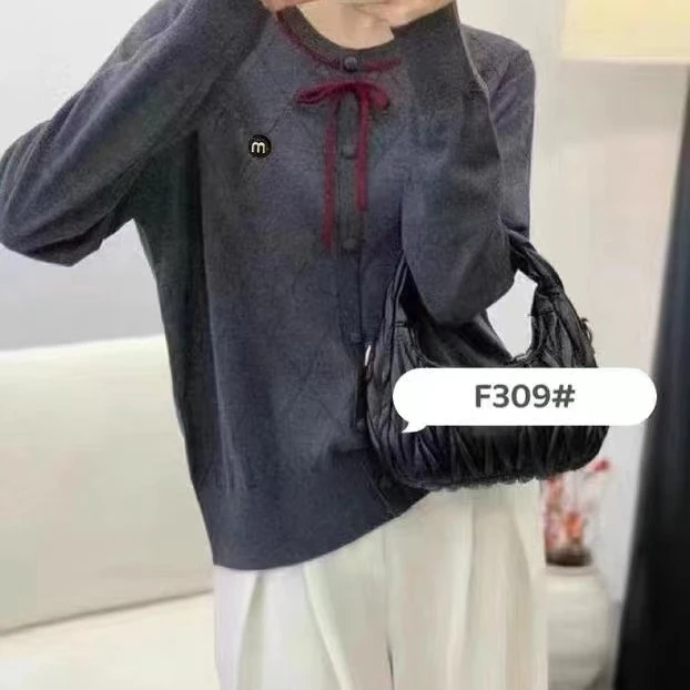 2024高品质秋冬新款圆领时尚百搭减龄显瘦气质小衫长袖网红