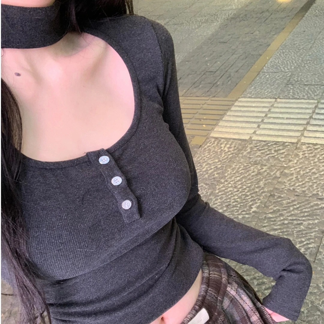 阿九一只 灰色打底衫