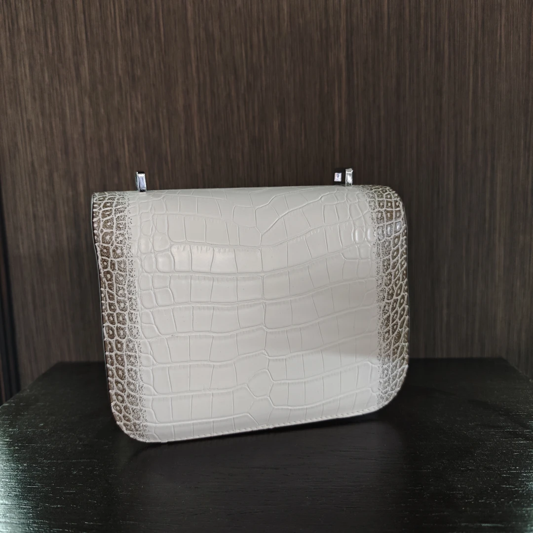 设计款高级时尚百搭单肩斜挎包