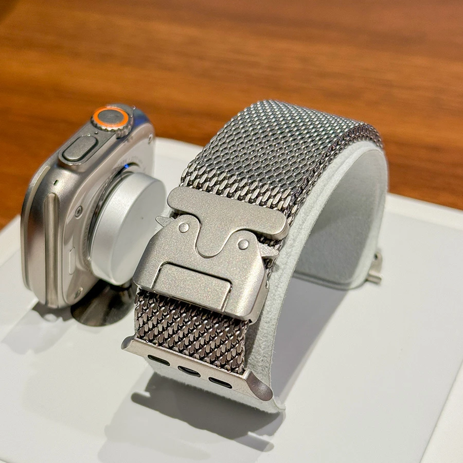 适用Applewatchultra2代米兰尼斯降落伞卡扣s10不锈钢表带9/8/7/6