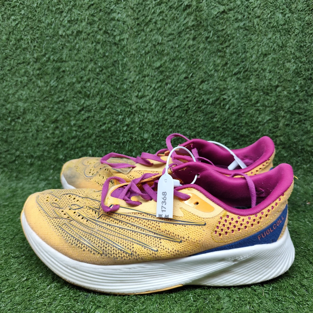 43码二手正品跑鞋New Balance FuelCell RC Elite v2 竞速 防滑耐