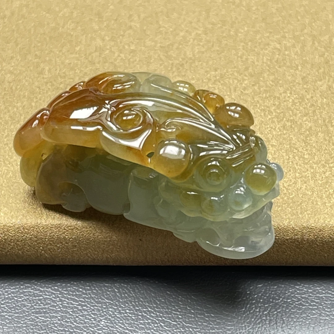 缅甸a货糯冰种红黄翡精工雕刻貔貅吊坠挂件高冰冰透飘绿仿古
