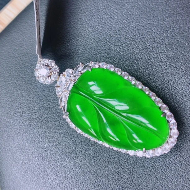 天然a货翡翠吊坠叶子国标s925银