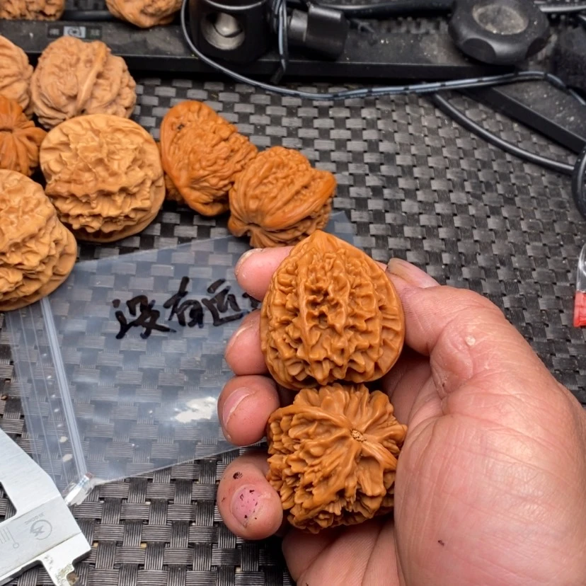 【闪购商品】文玩核桃把件我**脏