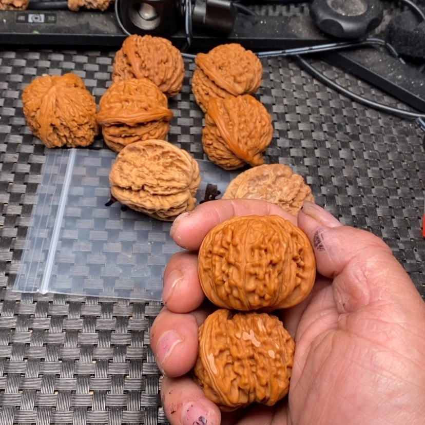 【闪购商品】文玩核桃把件是*