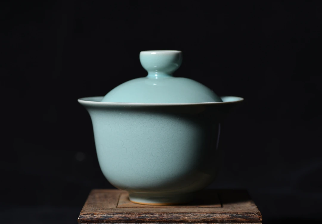 929清凉寺天青釉元宝两才盖碗