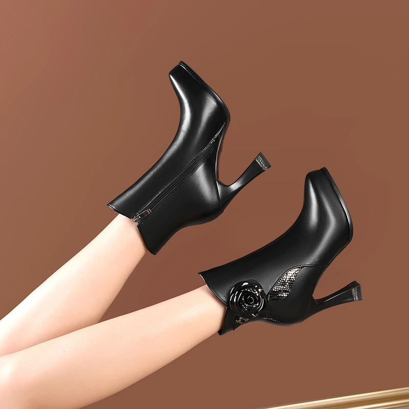 2025秋冬季新款防水台高跟细跟百搭尖头花朵女士小香风法式短靴女