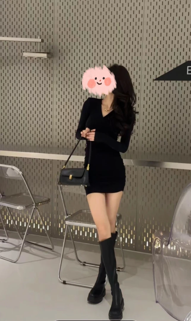 2025秋冬新款 收腰褶皱v领包臀连衣裙修身显瘦长袖网红辣妹