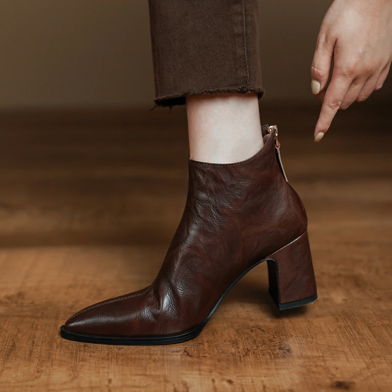 法式尖头粗跟短靴女2025新款百搭气质高跟时装靴复古真皮瘦瘦靴子