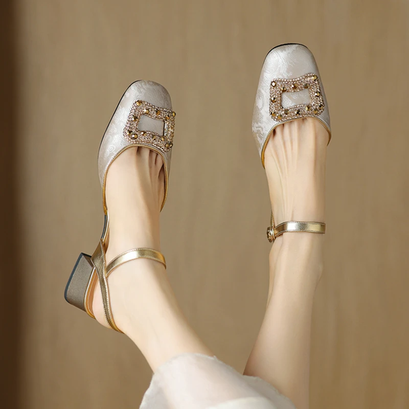 国风凉鞋女高级感水钻方扣玛丽珍鞋法式仙女风包头粗跟真皮女鞋子